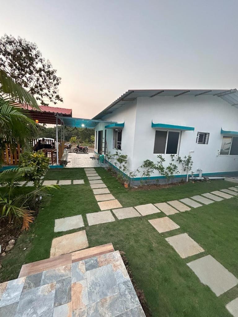 Mohor Retreat Hotel Alibag Exterior photo